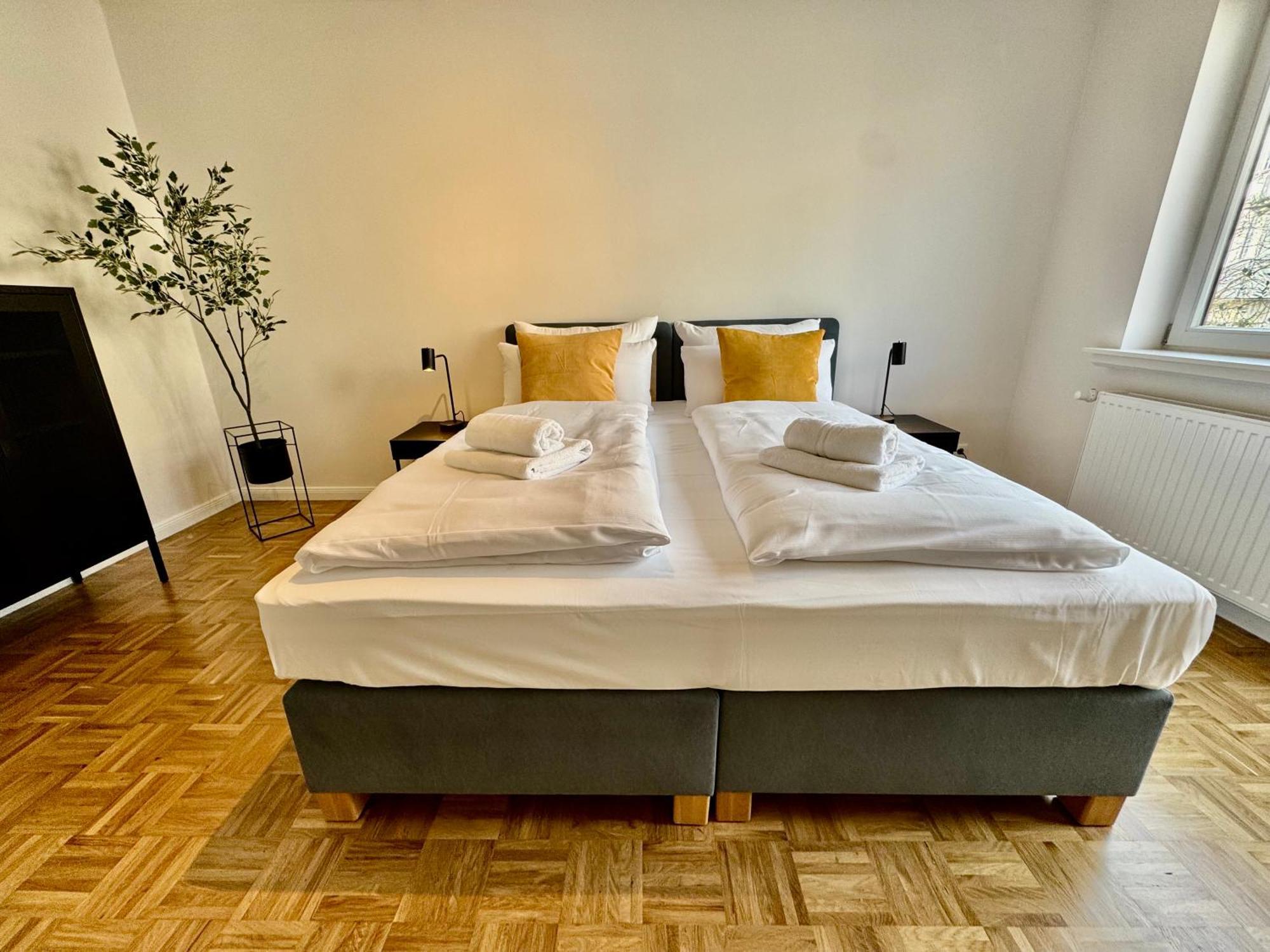 Mel&Bens Modern Oak-Apartments Fuer Bis Zu 12 Personen Bremen Luaran gambar