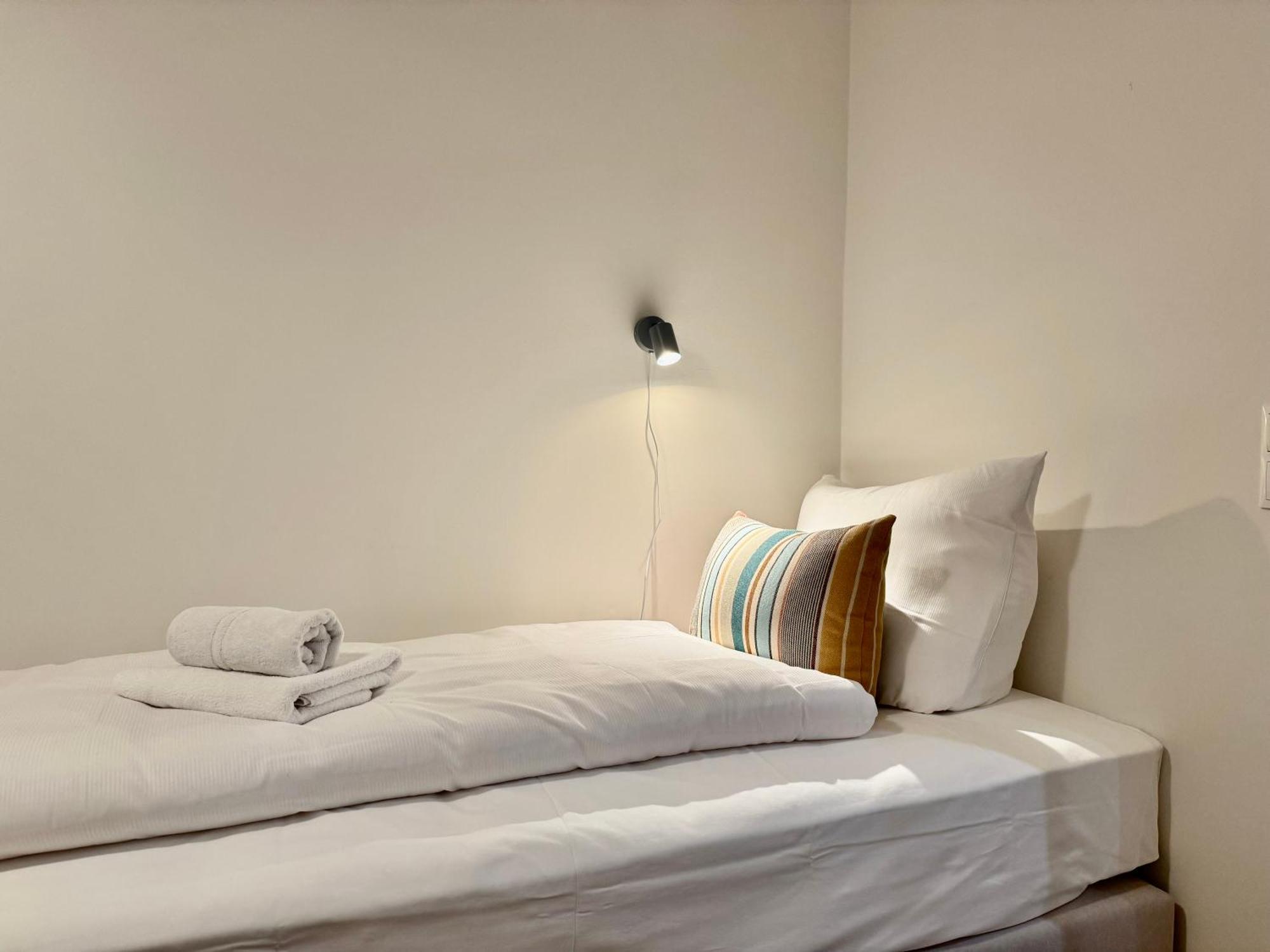 Mel&Bens Modern Oak-Apartments Fuer Bis Zu 12 Personen Bremen Luaran gambar